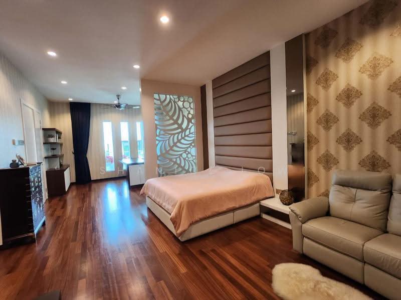 Bungalow House for Sale in Bandar Bukit Puchong 2 (Puchong) - Shanice Low - Bedroom - PropertyGuru.com.my
