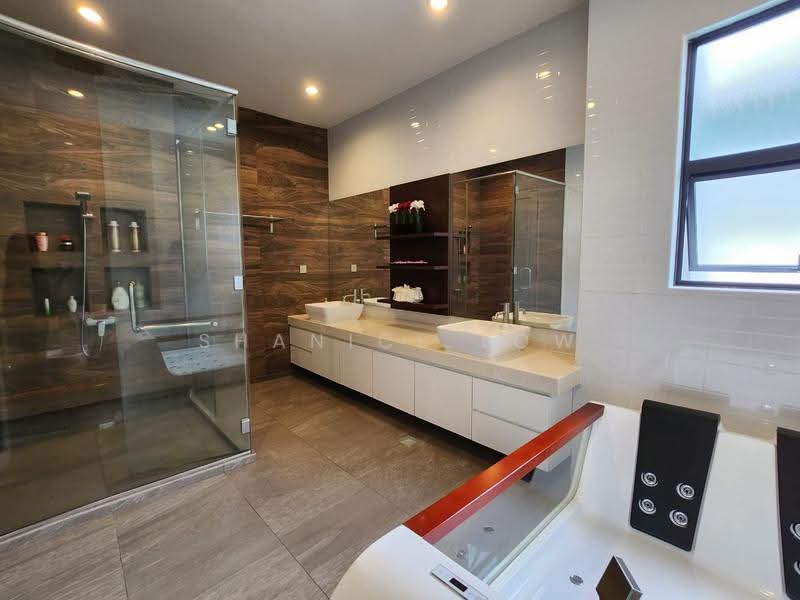 Bungalow House for Sale in Bandar Bukit Puchong 2 (Puchong) - Shanice Low - Bathroom - PropertyGuru.com.my