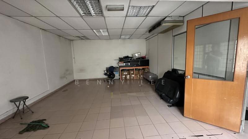 Shop for Rent in Pusat Perdagangan Seri Kembangan (Seri Kembangan) - Benny Lee - Interior - PropertyGuru.com.my