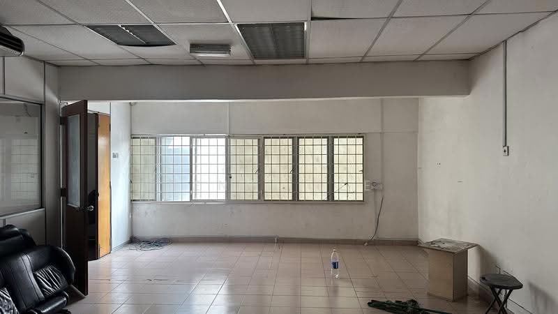 Shop for Rent in Pusat Perdagangan Seri Kembangan (Seri Kembangan) - Benny Lee - Interior - PropertyGuru.com.my