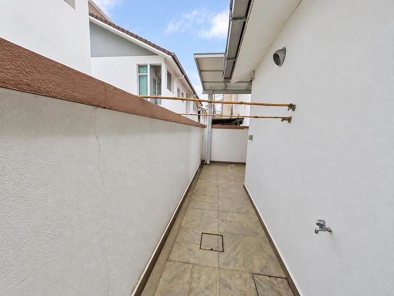 Rumah Berkembar untuk Dijual di Kinrara Residence (Puchong) - Vincent Chua - Exterior - PropertyGuru.com.my