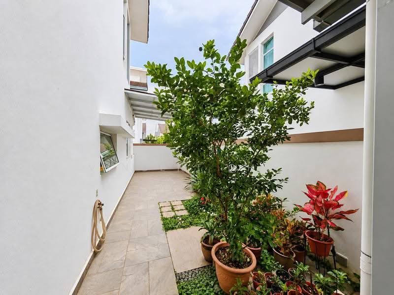 Rumah Berkembar untuk Dijual di Kinrara Residence (Puchong) - Vincent Chua - Exterior - PropertyGuru.com.my