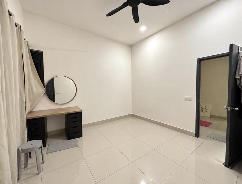 2-storey Terraced House for Rent in Telok Panglima Garang (Selangor) - Elaine Lee - Bedroom - PropertyGuru.com.my