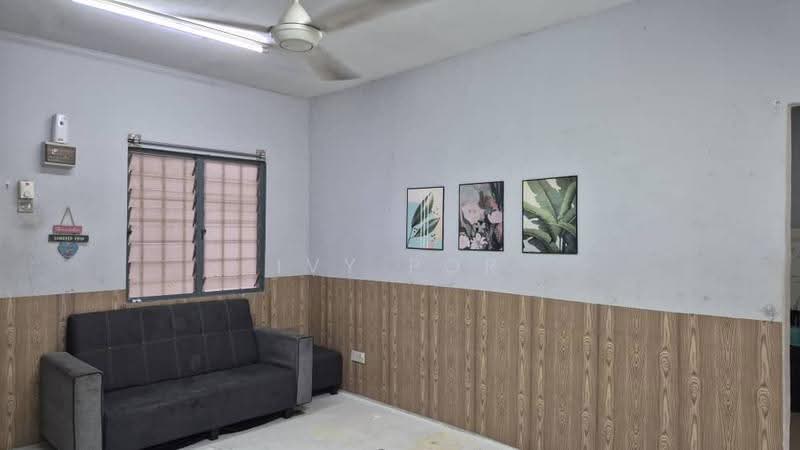 Flat for Sale at Bandar Bukit Tinggi 2 Flat - Ivy Por - Living Room - PropertyGuru.com.my