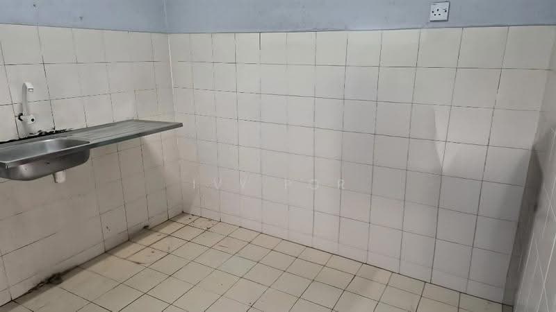 Flat for Sale at Bandar Bukit Tinggi 2 Flat - Ivy Por - Kitchen - PropertyGuru.com.my
