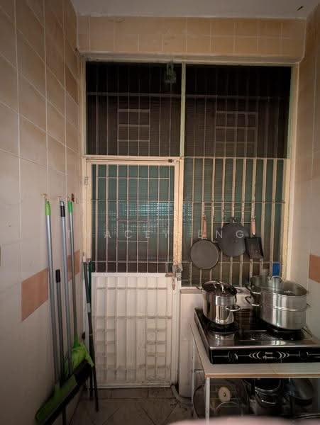 Semi-Detached House for Sale in Taman Perling (Perling) - Tracey Eng - Kitchen - PropertyGuru.com.my