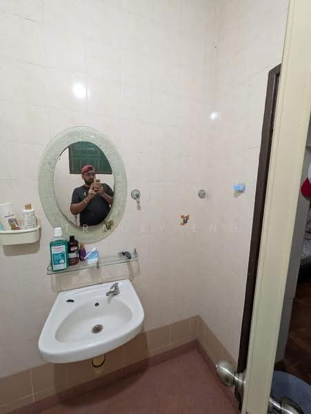 Semi-Detached House for Sale in Taman Perling (Perling) - Tracey Eng - Bathroom - PropertyGuru.com.my