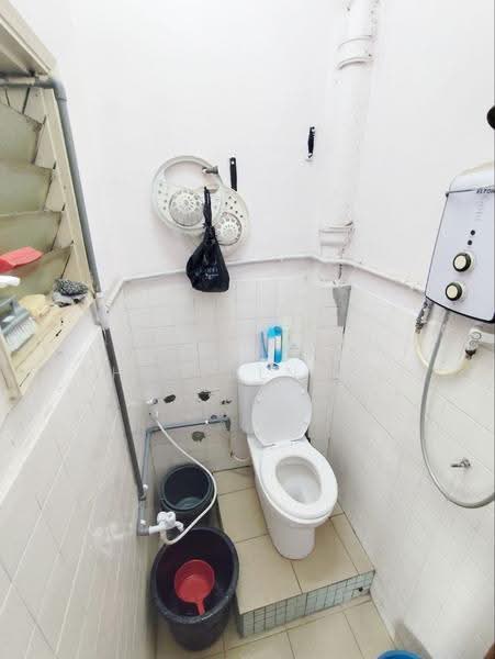 2-storey Terraced House for Sale in Taman Gombak (Batu Caves) - Muhd Khairulnawawi Kamaruddin - Bathroom - PropertyGuru.com.my