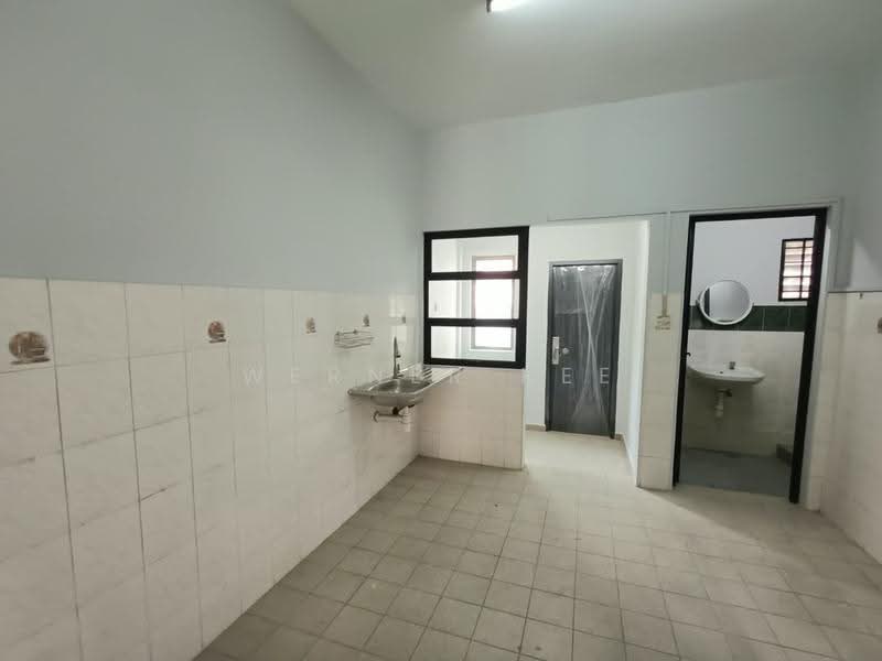 2-storey Terraced House for Sale in Permas Jaya (Johor) - Werner Kee - Kitchen - PropertyGuru.com.my