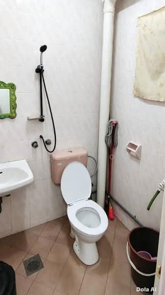 Rumah Teres 2-Tingkat untuk Dijual di Taman Tampoi Indah (Tampoi) - Vince Soo - Bathroom - PropertyGuru.com.my