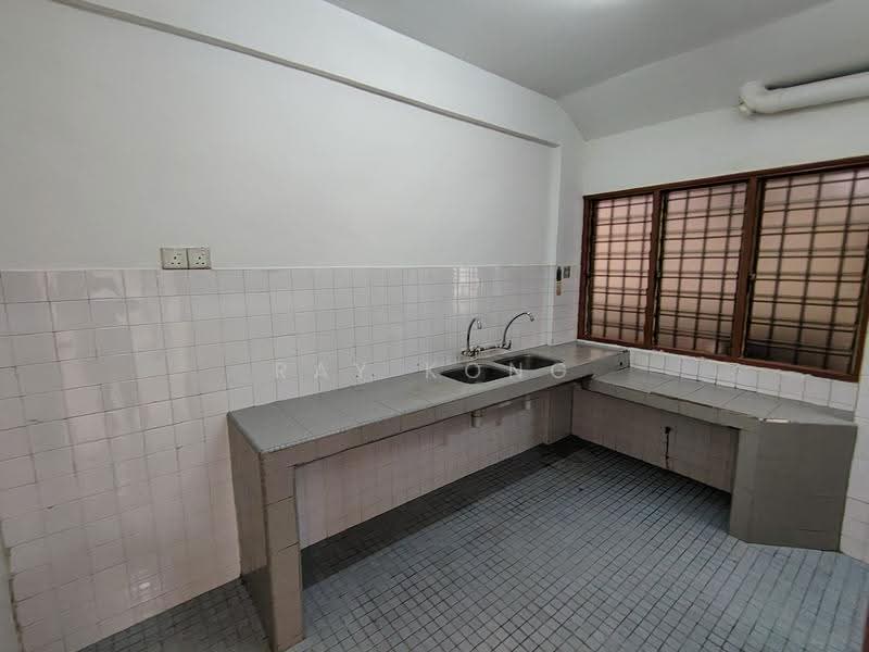 Pangsapuri untuk Disewa di Bunga Raya Apartment - Ray Kong - PropertyGuru.com.my