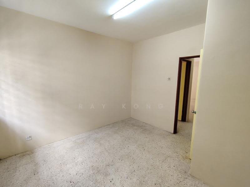 Pangsapuri untuk Disewa di Bunga Raya Apartment - Ray Kong - PropertyGuru.com.my