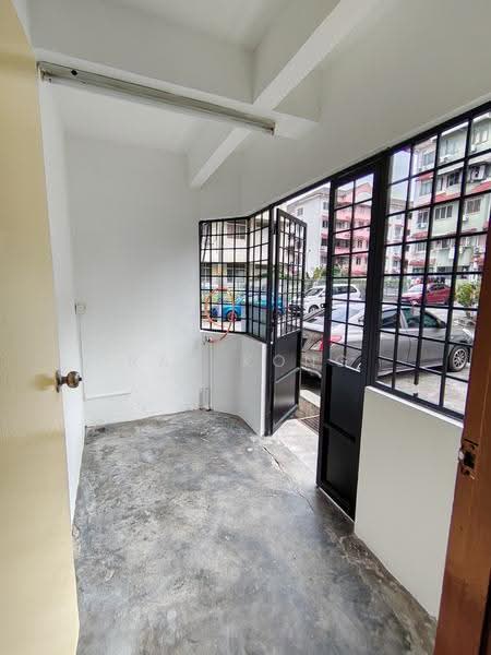 Pangsapuri untuk Disewa di Bunga Raya Apartment - Ray Kong - PropertyGuru.com.my