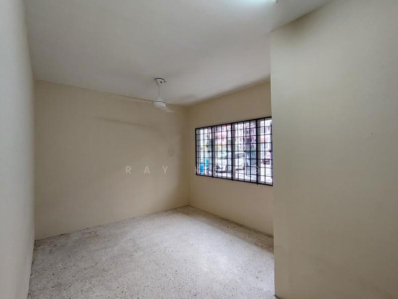 Pangsapuri untuk Disewa di Bunga Raya Apartment - Ray Kong - PropertyGuru.com.my