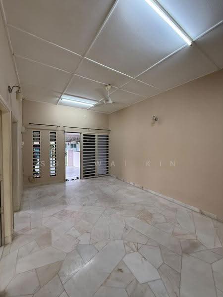 1-storey Terraced House for Sale in Taman Wing Onn (Ipoh) - Sum Wai Kin - Living Room - PropertyGuru.com.my
