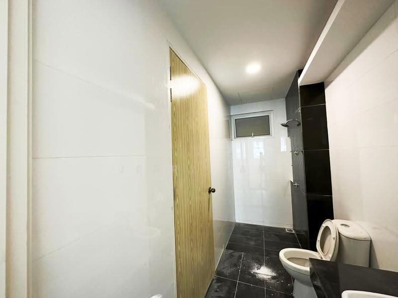 Kondominium untuk Disewa di The Clovers - Jerry Tan - Bathroom - PropertyGuru.com.my