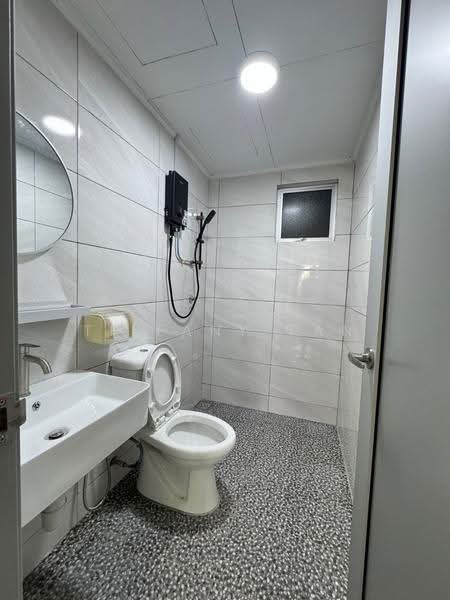 Condominium for Rent at Bayu Tasik 1 - Tiffany Tan - Bathroom - PropertyGuru.com.my
