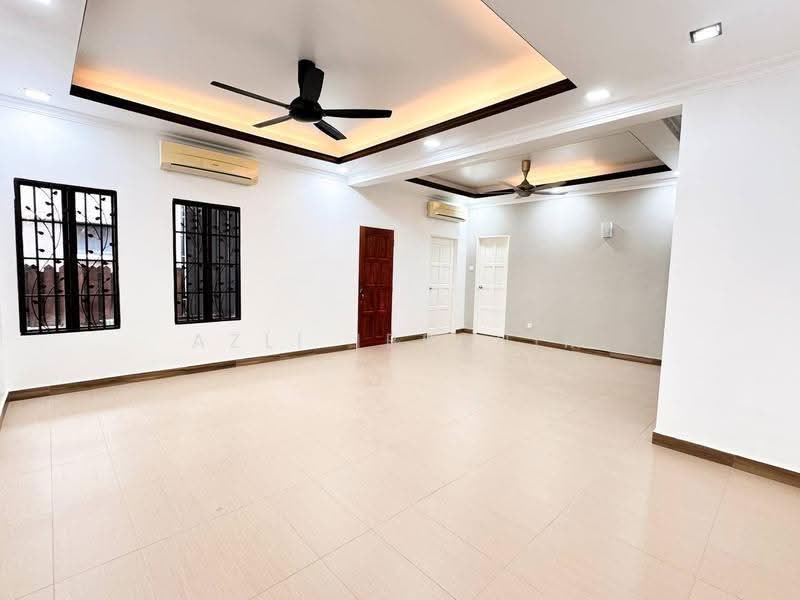 Semi-Detached House for Sale in Sungai Merab Luar (Dengkil) - Azli Ibrahim - Living Room - PropertyGuru.com.my