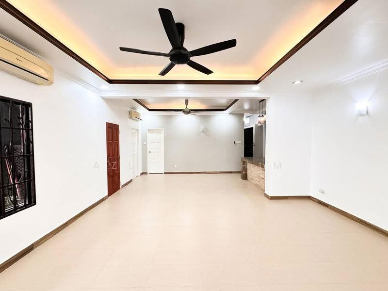 Semi-Detached House for Sale in Sungai Merab Luar (Dengkil) - Azli Ibrahim - Living Room - PropertyGuru.com.my