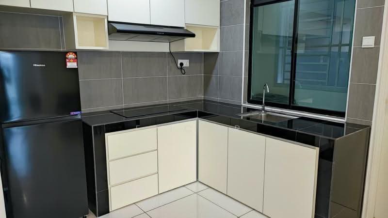 Kediaman Servis untuk Disewa di The Platino Serviced Apartment - Eric Er - Kitchen - PropertyGuru.com.my