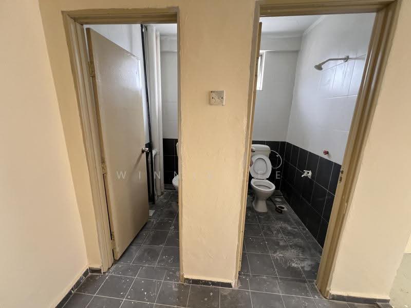 Kilang untuk Dijual di Kota Kemuning (Shah Alam) - Winnie Lee - Bathroom - PropertyGuru.com.my