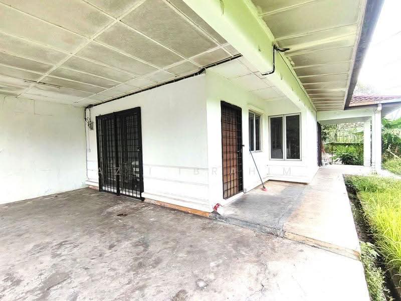 Rumah Teres 2-Tingkat untuk Dijual di Taman Impian Putra (Bangi) - Azli Ibrahim - Exterior - PropertyGuru.com.my