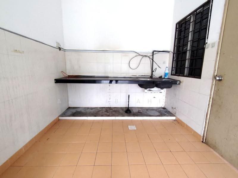 Rumah Teres 2-Tingkat untuk Dijual di Taman Impian Putra (Bangi) - Azli Ibrahim - Kitchen - PropertyGuru.com.my