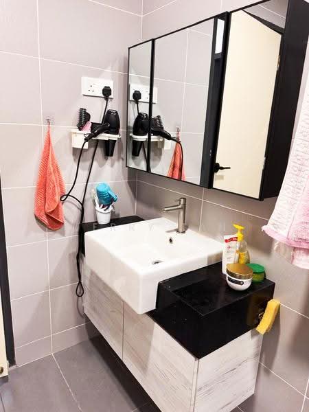 Kondominium untuk Disewa di Golden Triangle 2 - Jerry Tan - Bathroom - PropertyGuru.com.my