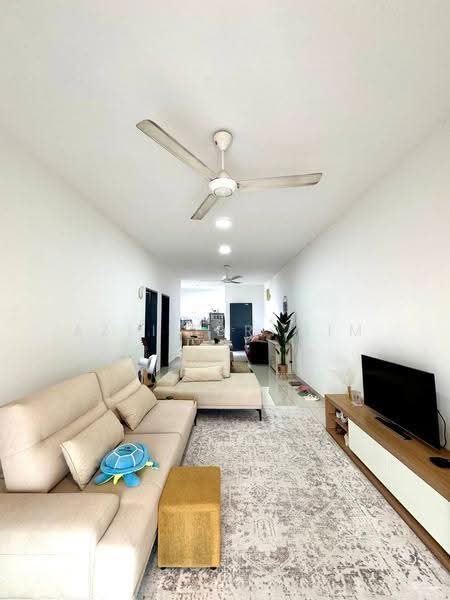 Kondominium untuk Dijual di The Holmes 2 - Azli Ibrahim - Living Room - PropertyGuru.com.my