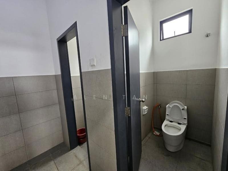 Factory for Sale in Eco Business Park 1 (Johor Bahru) - Alen Tan - Bathroom - PropertyGuru.com.my