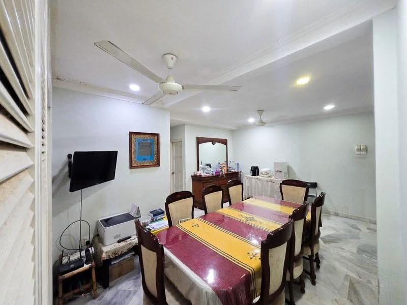 2-storey Terraced House for Sale in Taman Setiawangsa (Setiawangsa) - Zul Syafiq - Dining Room - PropertyGuru.com.my