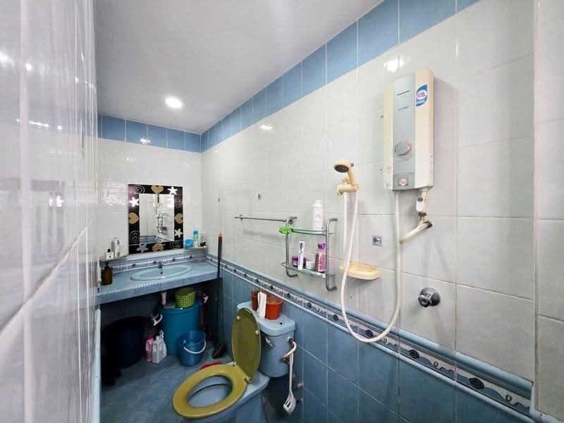 2-storey Terraced House for Sale in Taman Setiawangsa (Setiawangsa) - Zul Syafiq - Bathroom - PropertyGuru.com.my