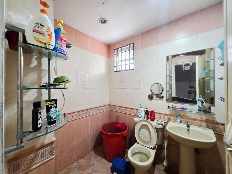 2-storey Terraced House for Sale in Taman Setiawangsa (Setiawangsa) - Zul Syafiq - Bathroom - PropertyGuru.com.my
