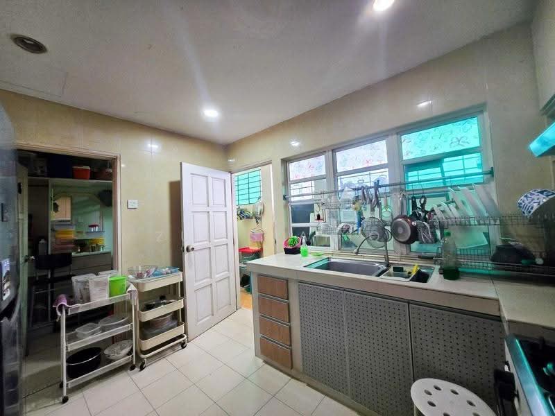 2-storey Terraced House for Sale in Taman Setiawangsa (Setiawangsa) - Zul Syafiq - Kitchen - PropertyGuru.com.my