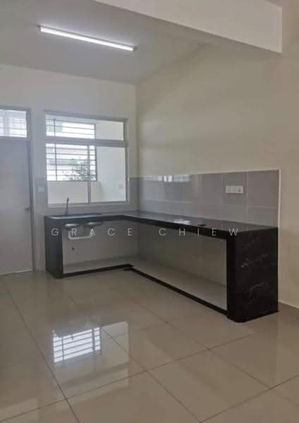 Rumah Kluster untuk Disewa di Setia Tropika (Johor Bahru) - Grace Chiew - Kitchen - PropertyGuru.com.my