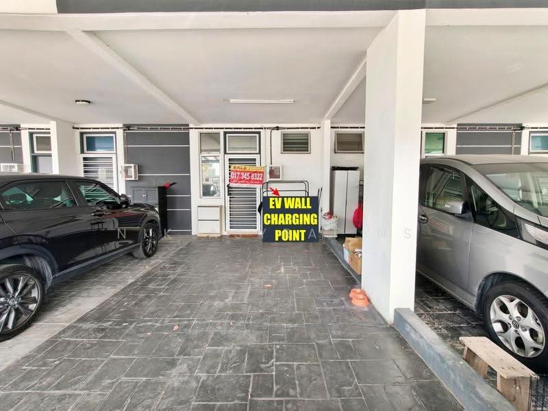 Townhouse for Sale in Cybersouth (Dengkil) - NIK ASYRAF NS - Car Park - PropertyGuru.com.my
