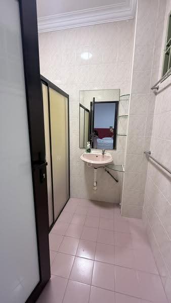 Rumah Teres 2-Tingkat untuk Dijual di Permas Jaya (Johor Bahru) - Krystal Ho - Bathroom - PropertyGuru.com.my