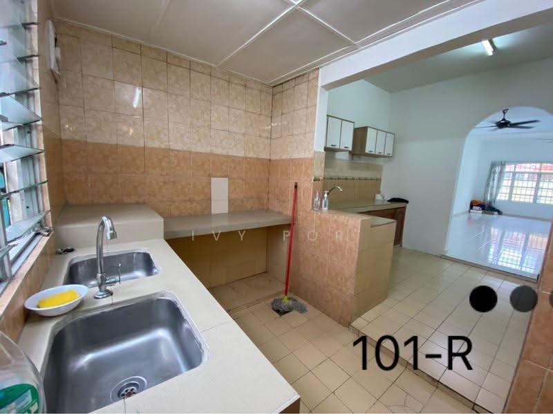 2-storey Terraced House for Sale in Bandar Bukit Tinggi 2 (Klang) - Ivy Por - Kitchen - PropertyGuru.com.my