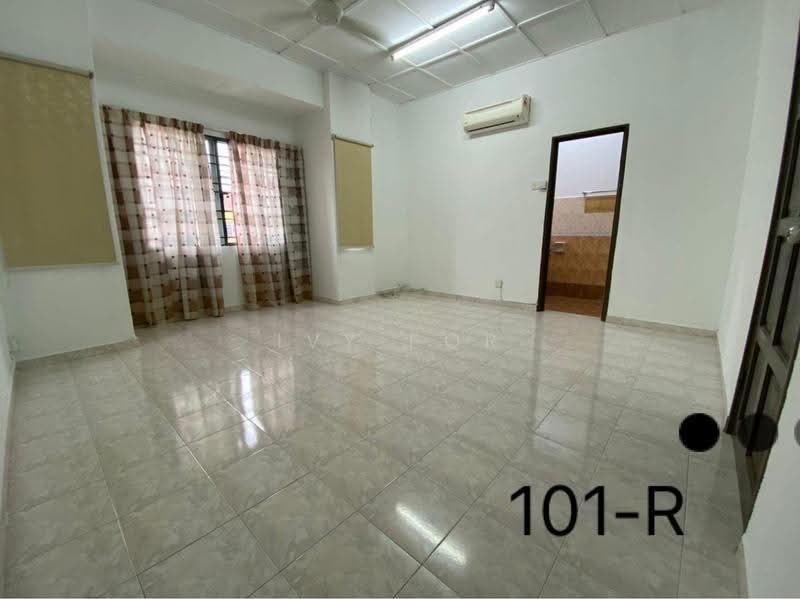 2-storey Terraced House for Sale in Bandar Bukit Tinggi 2 (Klang) - Ivy Por - Living Room - PropertyGuru.com.my