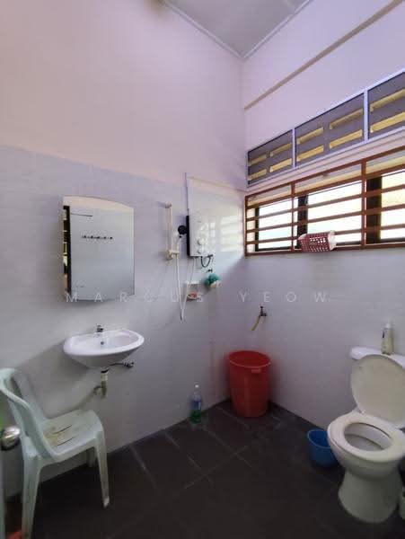 Rumah Teres 1-Tingkat untuk Dijual di Taman Chip Aik (Seremban) - Marcus Yeow - Bathroom - PropertyGuru.com.my