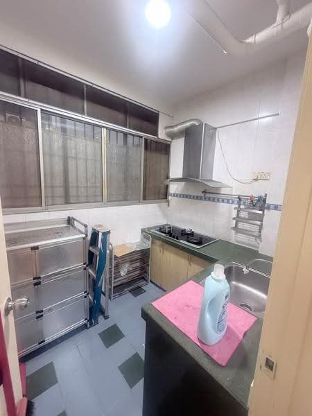 Apartment for Rent at Pangsapuri Seri Pinang - Max Chong - Kitchen - PropertyGuru.com.my