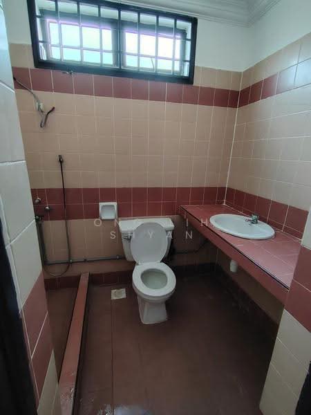 Rumah Teres 2-Tingkat untuk Dijual di Taman Mount Austin (Tebrau) - Ong Lih Shyan - Bathroom - PropertyGuru.com.my