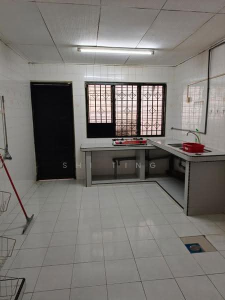 Rumah Teres 1-Tingkat untuk Disewa di Taman Pelangi (Johor Bahru) - Shi Ting - Kitchen - PropertyGuru.com.my