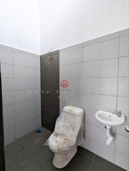 1-storey Terraced House for Sale in Bangi (Selangor) - NIK ASYRAF NS - Bathroom - PropertyGuru.com.my