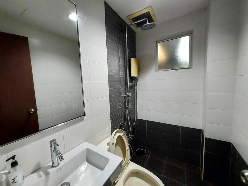 Semi-Detached House for Sale in Bandar Bukit Puchong 2 (Puchong) - Shanice Low - Bathroom - PropertyGuru.com.my