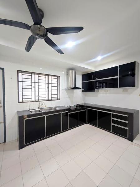 Rumah Teres 1-Tingkat untuk Dijual di Bandar Bukit Raja (Klang) - Chloe Tan - Kitchen - PropertyGuru.com.my