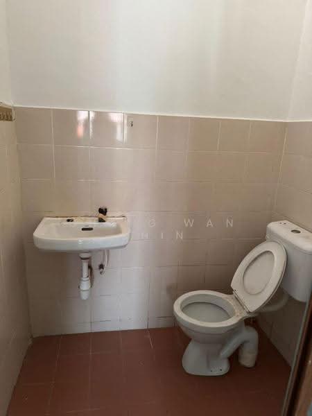 1-storey Terraced House for Sale in Taman Kota Masai (Pasir Gudang) - Chang Wan Chin - Bathroom - PropertyGuru.com.my