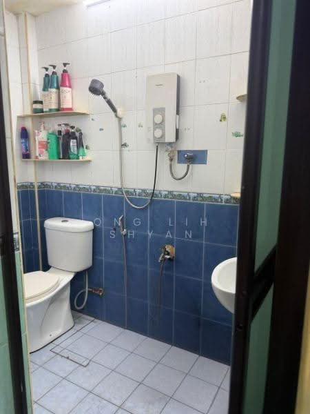 Rumah Teres 2-Tingkat untuk Dijual di Taman Johor Jaya (Johor Bahru) - Ong Lih Shyan - Bathroom - PropertyGuru.com.my