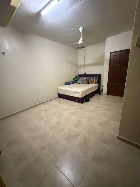 Rumah Teres 2-Tingkat untuk Dijual di Taman Johor Jaya (Johor Bahru) - Ong Lih Shyan - Bedroom - PropertyGuru.com.my