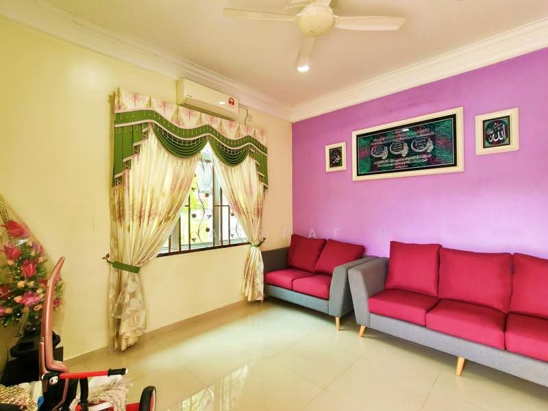 Bungalow House for Sale in Taman Desa Salak Setia (Sepang) - NIK ASYRAF NS - Living Room - PropertyGuru.com.my